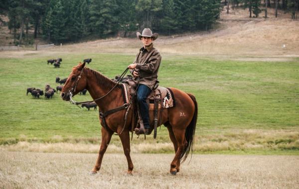 Wes Bentley riding a horse in 